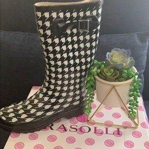 Houndstooth Rain Boots
